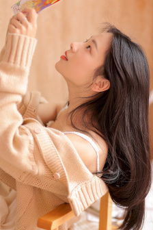 举起手来